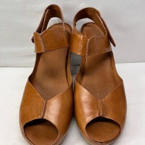 Johnston & Murphy Tan Leather Platform Sandals